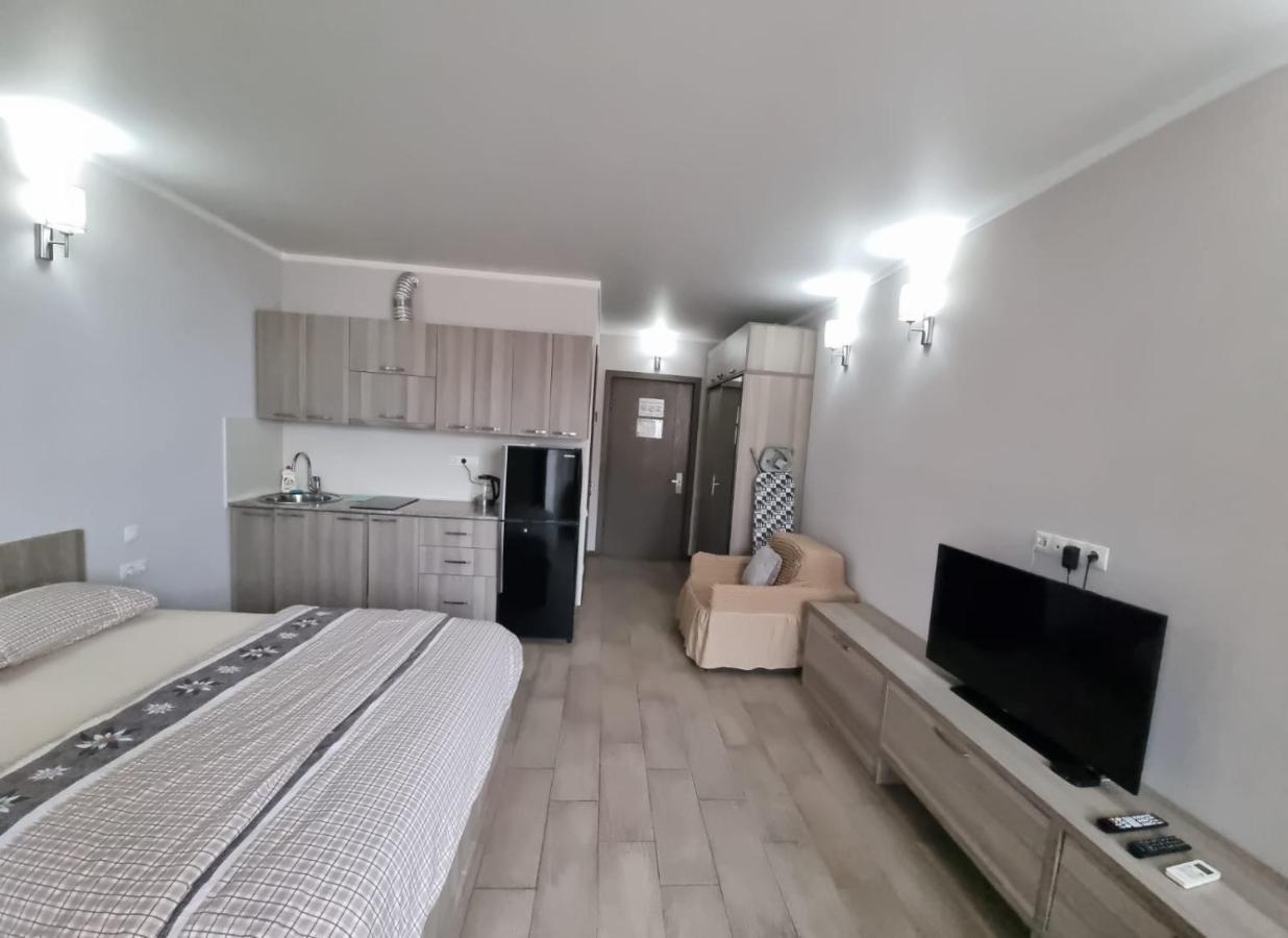 Orbi Plaza David Apt. Apartment Батуми Екстериор снимка
