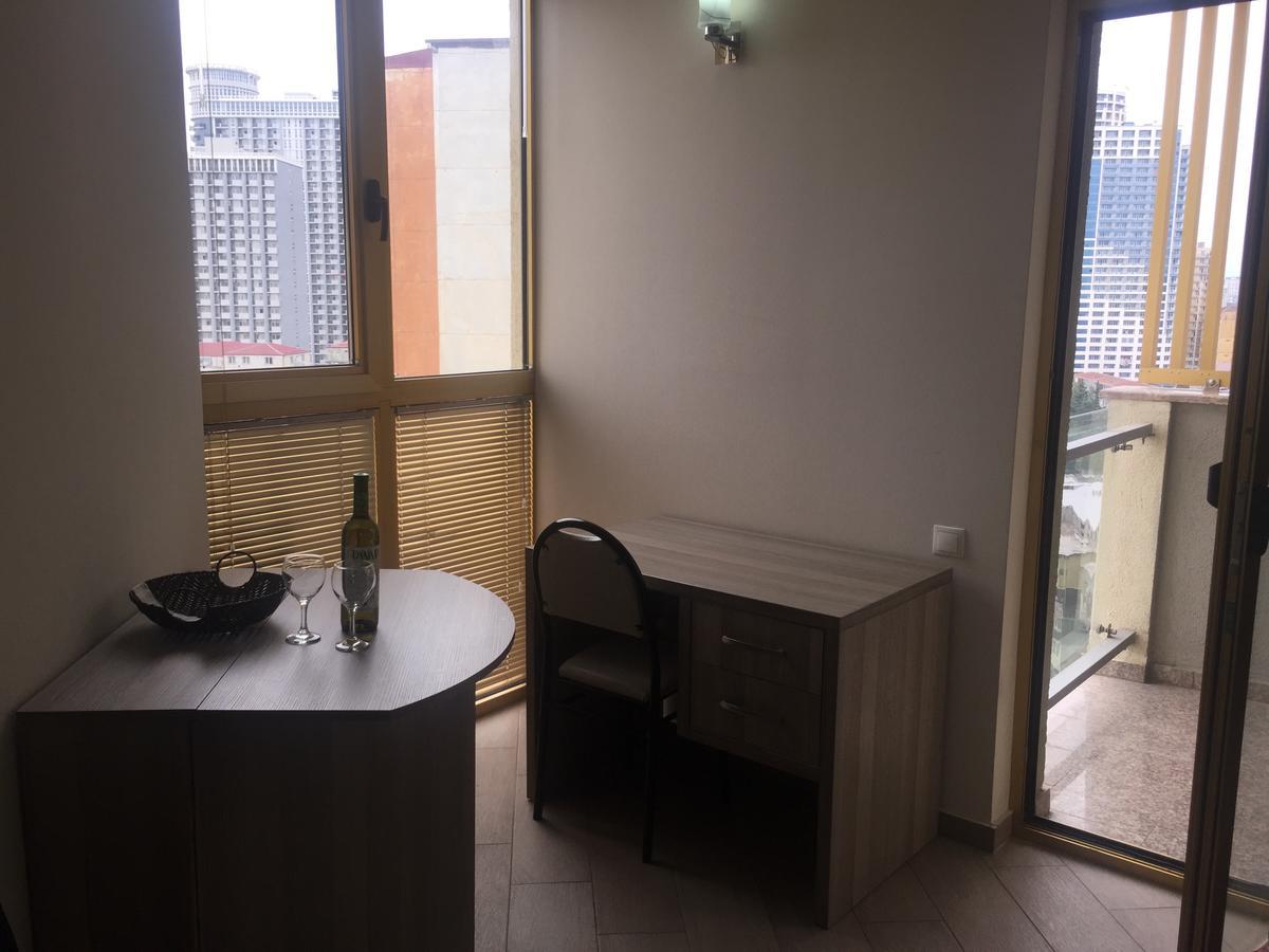 Orbi Plaza David Apt. Apartment Батуми Екстериор снимка